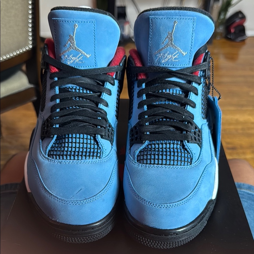 Brand new Travis Scott Jordan 4